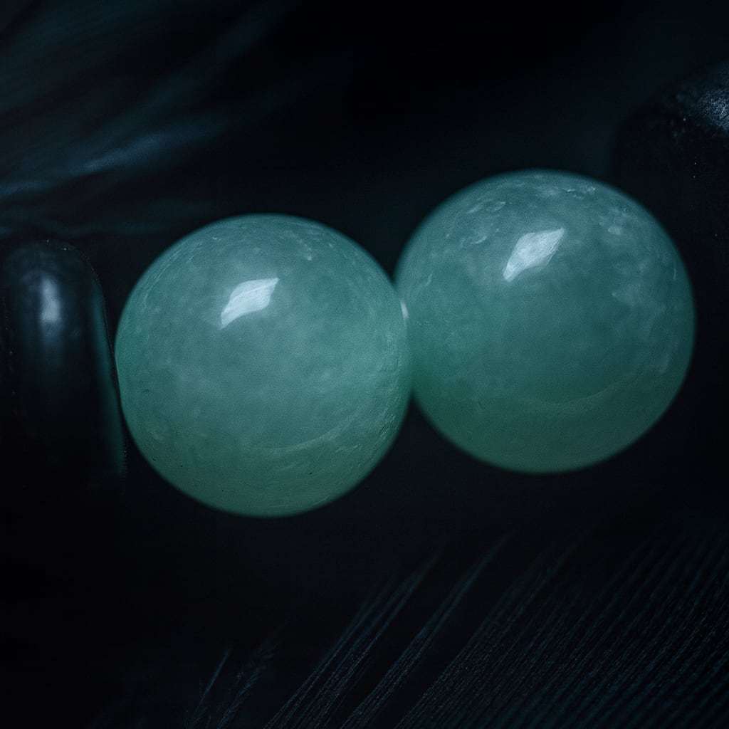 Jade Bracelet of The Raven (+2 Dexterity)