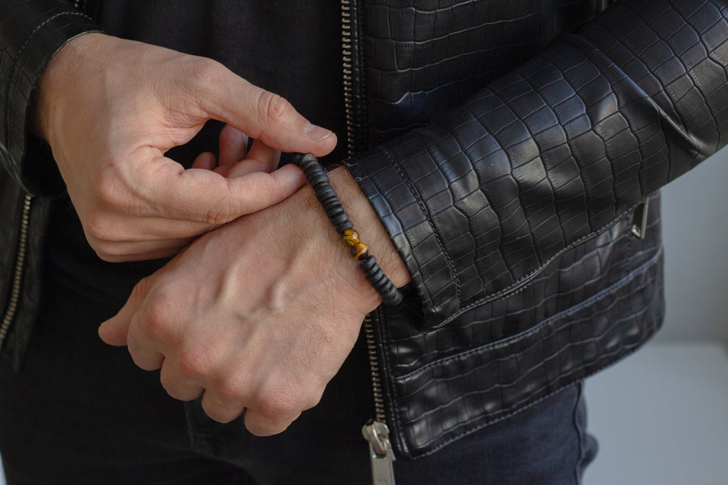 Tiger's Eye Bracelet of The Trickster (+2 Luck)